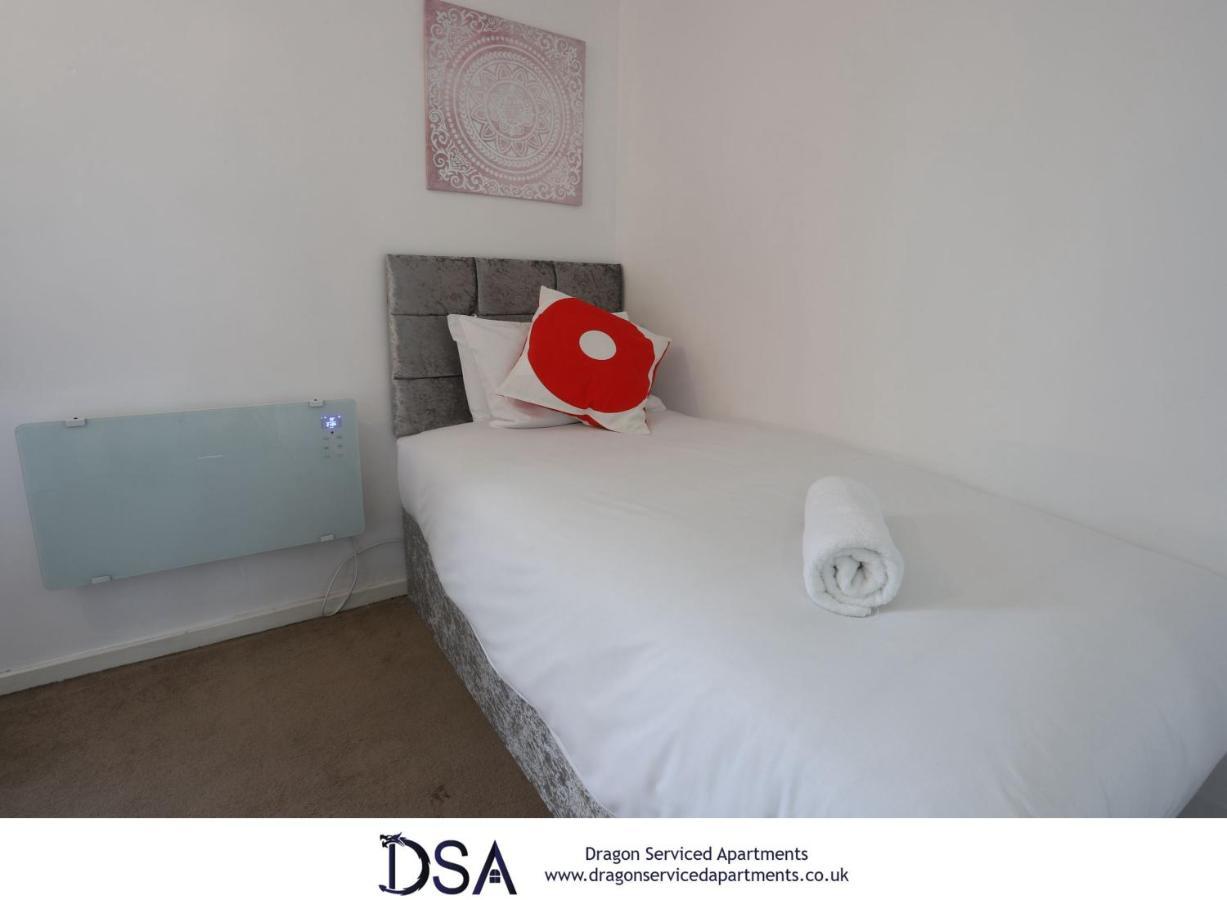 Family And Contractors Hs2 Nec Airport 3Beds Homebase バーミンガム エクステリア 写真