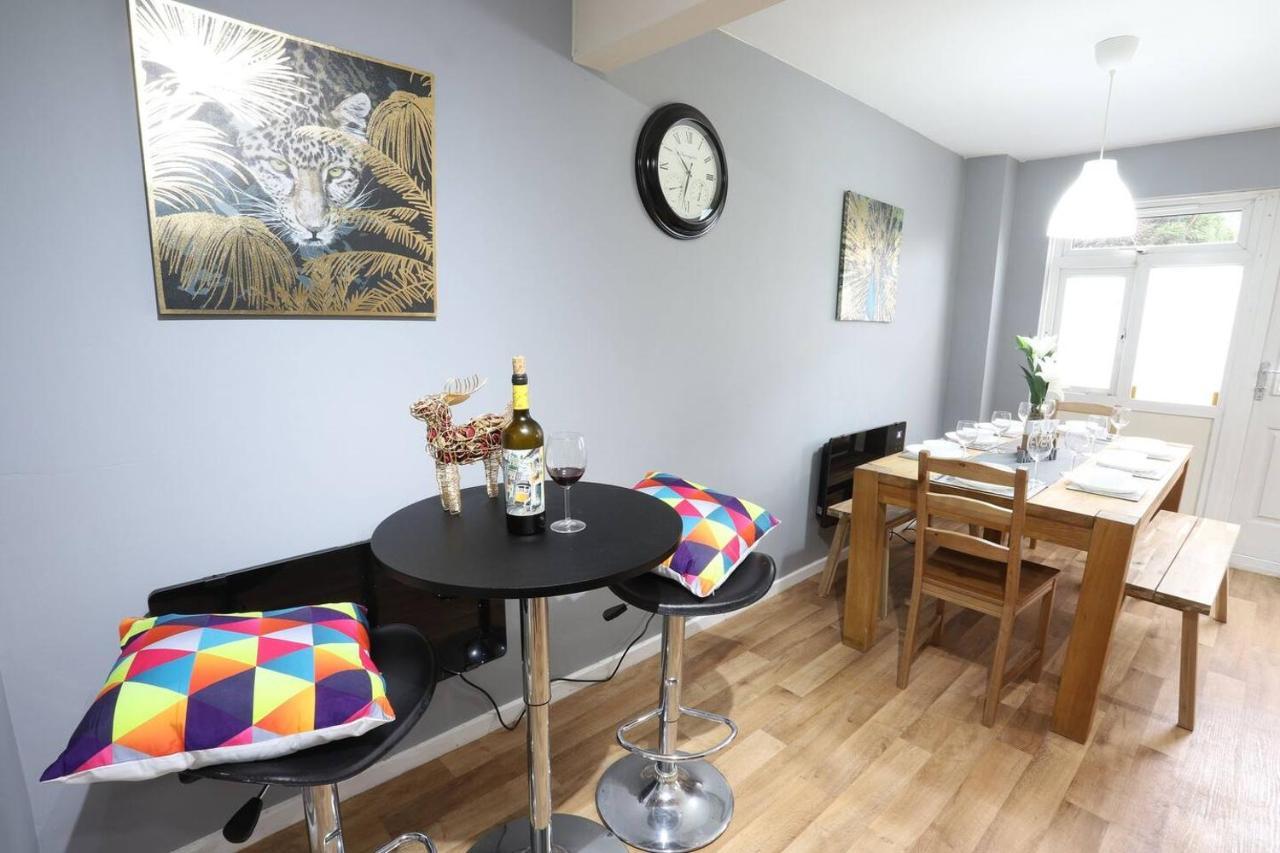 Family And Contractors Hs2 Nec Airport 3Beds Homebase バーミンガム エクステリア 写真