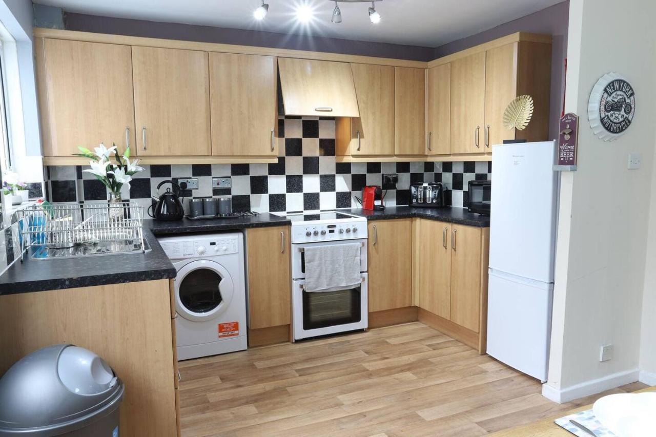 Family And Contractors Hs2 Nec Airport 3Beds Homebase バーミンガム エクステリア 写真