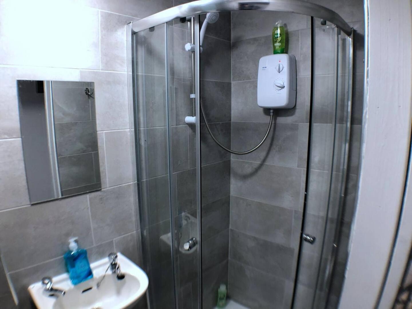 Family And Contractors Hs2 Nec Airport 3Beds Homebase バーミンガム エクステリア 写真